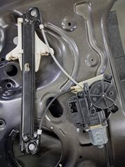 ΓΡΥΛΟΣ ΠΙΣΩ ΔΕΞΙΑ VW POLO 6R ΓΝΗΣΙΟΣ-thumb-1