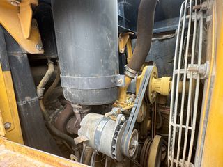 Φορτωτής Με Ερπύστριες CAT 2001 953C με Ripper-thumb-9