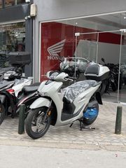 Honda SH 150i 2025 TOP BOX