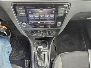 Skoda Rapid 2018-thumb-15