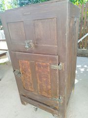 Ξύλινο ψυγείο πάγου "Αιθήρ" – Αντίκα δεκαετίας 1930-1950