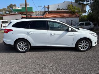Ford Focus 2015 BUSINESS-thumb-4