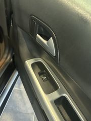 Volvo C30 2012-thumb-15
