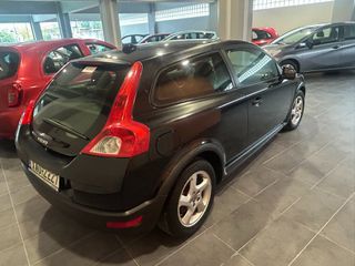 Volvo C30 2012-thumb-3