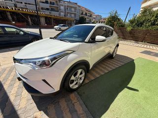 Toyota C-HR 2017 1.2 CVT 4WD C-ENTER