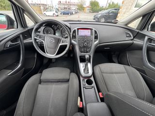 Opel Astra 2015-thumb-11