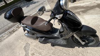 Piaggio Beverly 250 2009 Tourer-thumb-11