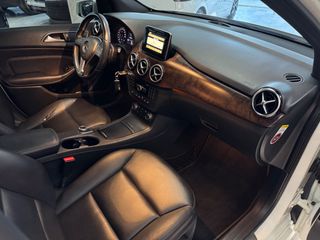 Mercedes-Benz B 180 2012 BLUE EFFICIENCY-AYTOMATIC-PANORAMA-thumb-32