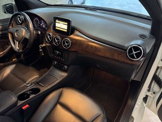 Mercedes-Benz B 180 2012 BLUE EFFICIENCY-AYTOMATIC-PANORAMA-thumb-27