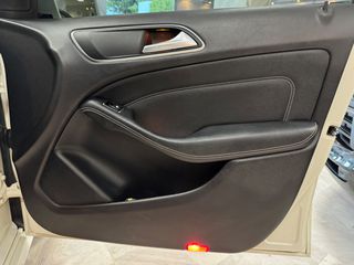 Mercedes-Benz B 180 2012 BLUE EFFICIENCY-AYTOMATIC-PANORAMA-thumb-39