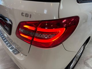 Mercedes-Benz B 180 2012 BLUE EFFICIENCY-AYTOMATIC-PANORAMA-thumb-17