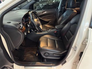 Mercedes-Benz B 180 2012 BLUE EFFICIENCY-AYTOMATIC-PANORAMA-thumb-25