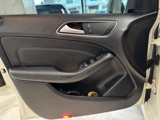 Mercedes-Benz B 180 2012 BLUE EFFICIENCY-AYTOMATIC-PANORAMA-thumb-38