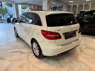Mercedes-Benz B 180 2012 BLUE EFFICIENCY-AYTOMATIC-PANORAMA-thumb-13