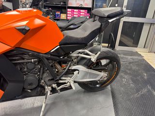 KTM RC-8 1190 2009 RC8 1190-thumb-10