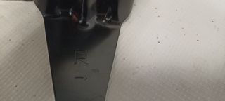 Βάση Στήριξης Καθίσματος Δεξιά από Toyota Yaris - 00000-thumb-3