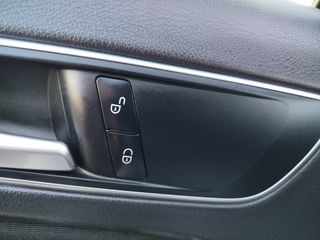 Mercedes-Benz GLA 180 2018 Klasse GLA 180 d-thumb-38