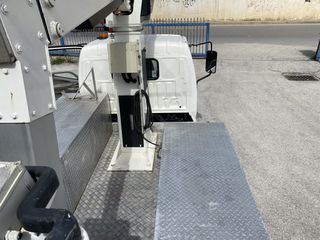 Καλαθοφόρα 2012 Toyota Dyna 150-thumb-6