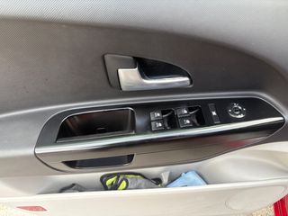 Kia Ceed / cee'd 2008-thumb-8