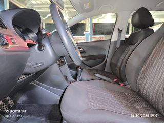 Volkswagen Polo 2016 1.4 TDi Bluemotion Comfortline-thumb-9