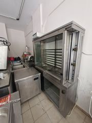 Πωλείται ηλεκτρικη ψησταριά με 3 σούβλες επιδαπέδια