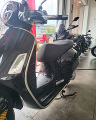 Vespa GTS Super Sport 300 2019-thumb-13