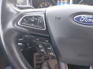 Ford Focus 2016 1.5 TDCi Titanium PowerShift  MPS 6 / VIGNALE / KEYLESS-thumb-39