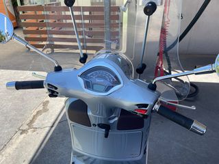 Piaggio Vespa 2022 VESPA-thumb-3