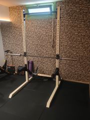 V1 Squat Rack