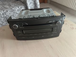 Ραδιο-CD player ΓΝΗΣΙΟ από Toyota Auris E15