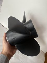 Solas 9511-143-21 Rubex 3 Aluminum 3-Blade Propeller - RH, 14.3' Diameter x 21' Pitch + Πλαστικό παρεμβυσμα και μεταλλικός σφηνοτοπος άξονα προπελας