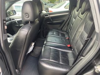Porsche Cayenne 2004 GTS-thumb-9