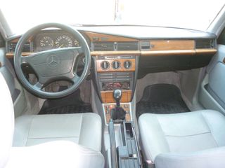 Mercedes-Benz 190 1992 190 E-thumb-10