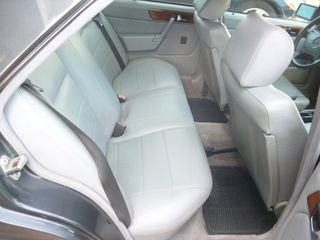 Mercedes-Benz 190 1992 190 E-thumb-12