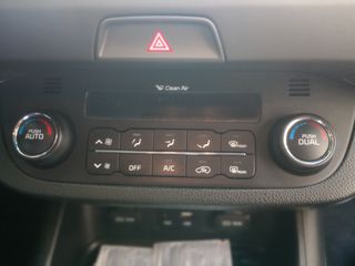 Kia Sportage 2015-thumb-12