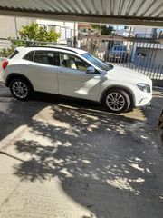 Mercedes-Benz GLA 200 2015