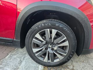 Peugeot 2008 2018 1.2 PURETECH 110 ALLURE/FULL EXTRA/-thumb-4