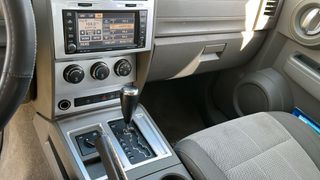 Dodge Nitro 2009 SXT-thumb-10