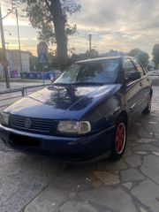 Volkswagen Polo 2002-thumb-1
