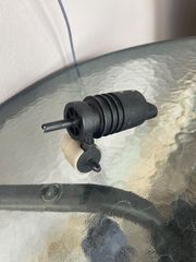 SCODA OCTAVIA-4 ‘98 1J0955651 Αντλία δοχείου υαλοκαθαριστήρα σε άριστη κατάσταση γνησια!!!