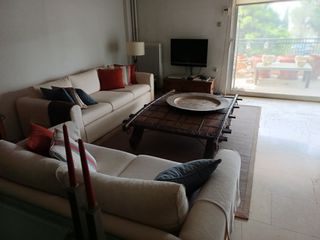 Υψηλής ποιότητας και αισθητικής σετ σαλονιού, καναπέδες Στεφανίδη, τραπεζάκι ινδικό αυθεντικό, κασέλα αντίκα κλπ - ολα σε άριστη κατάσταση