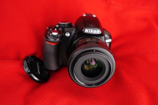 Nikon 3100 DSLR+Φακός AF-S DX Nikkor 35mm f/1.8G