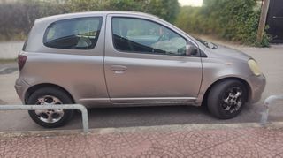 Toyota Yaris 2004