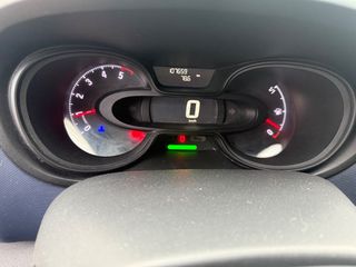 Opel Vivaro 2019-thumb-9