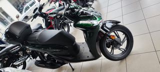 Honda SH 125i 2025 Vetro Edition Top Box-thumb-8