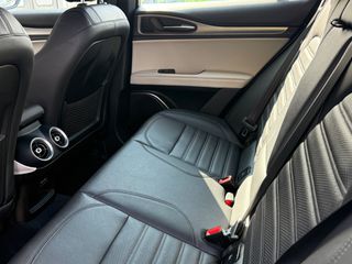 Alfa Romeo Stelvio 2021 Veloce-thumb-37