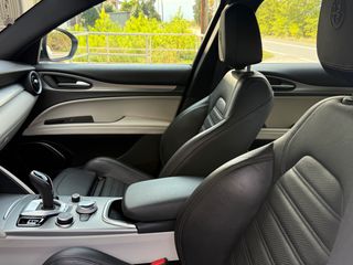 Alfa Romeo Stelvio 2021 Veloce-thumb-17