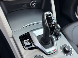 Alfa Romeo Stelvio 2021 Veloce-thumb-27
