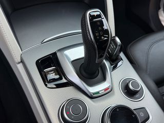 Alfa Romeo Stelvio 2021 Veloce-thumb-28