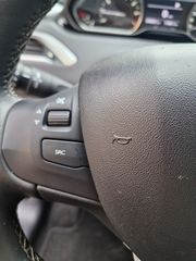 Peugeot 208 2016 1.2 ALLURE 110HP-thumb-16